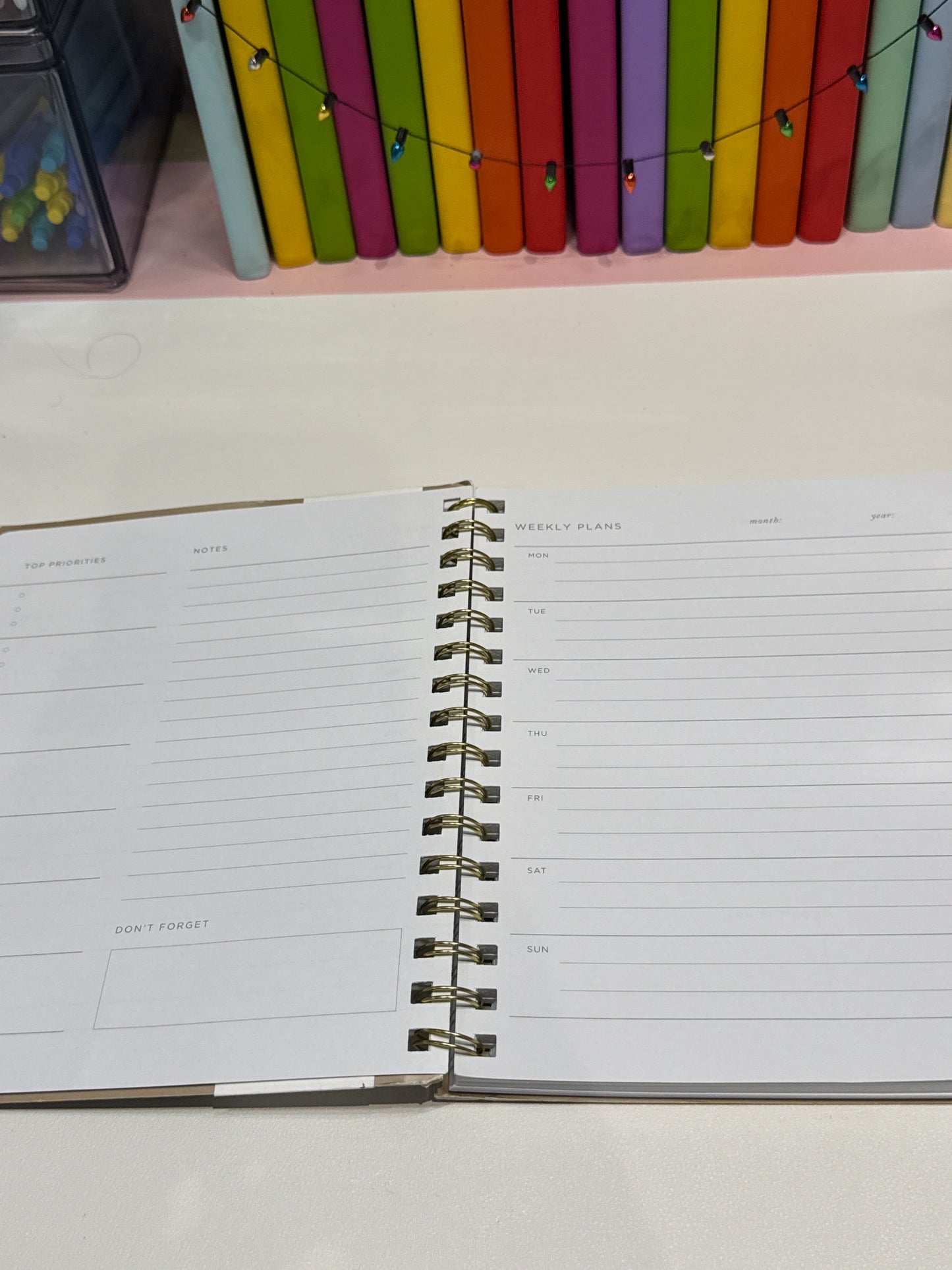 Weekly planner (damaged)