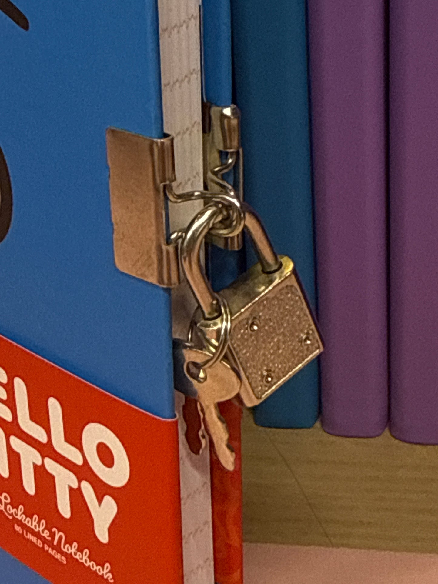 Hello kitty padlocked notebook